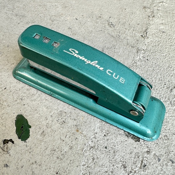 Swingline Cub Stapler - Picture 13 of 16